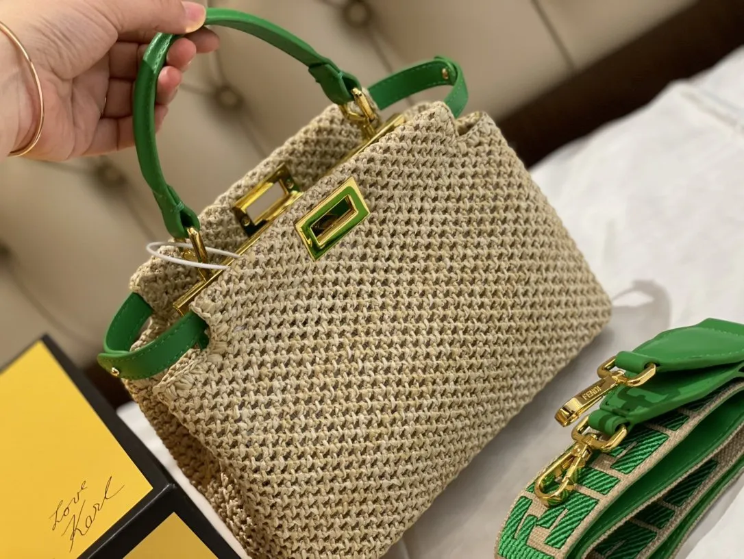 EN   Designer bags by Fendi 103