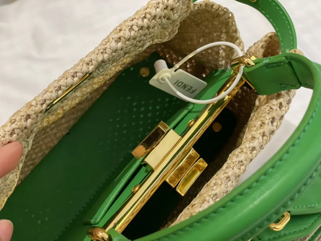 EN   Designer bags by Fendi 103
