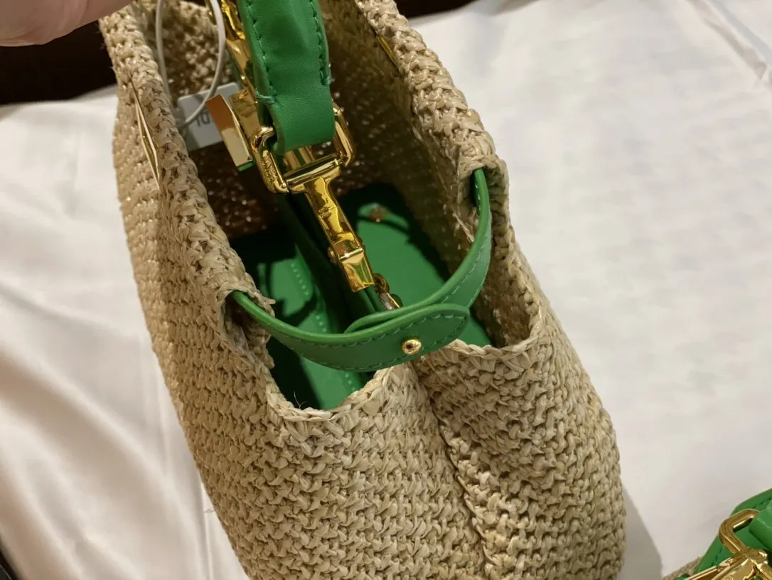 EN   Designer bags by Fendi 103