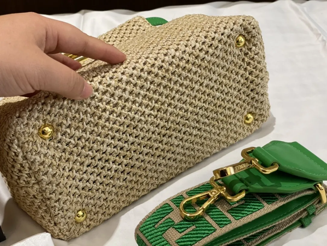 EN   Designer bags by Fendi 103