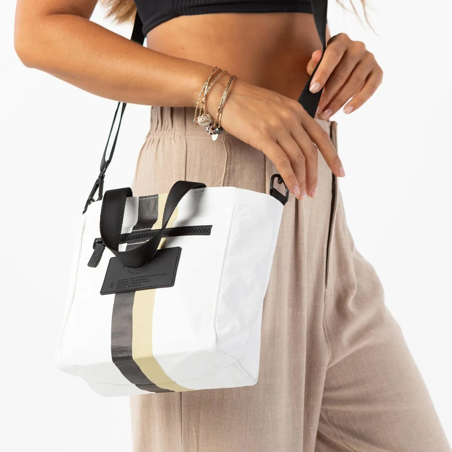 Le Voyageur Crossbody / Lux