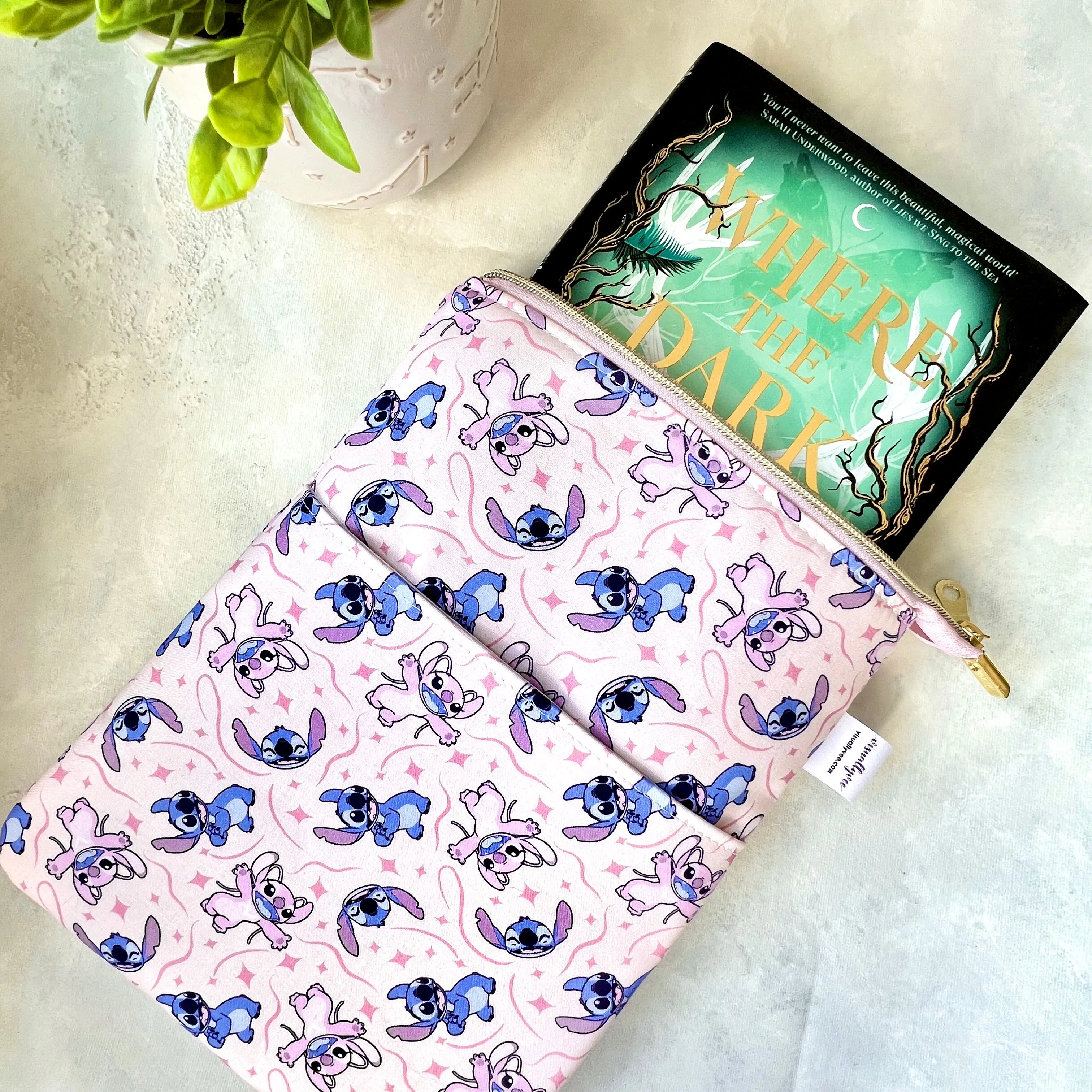 Lilo & Stitch Pink -  Zippered Book Sleeve